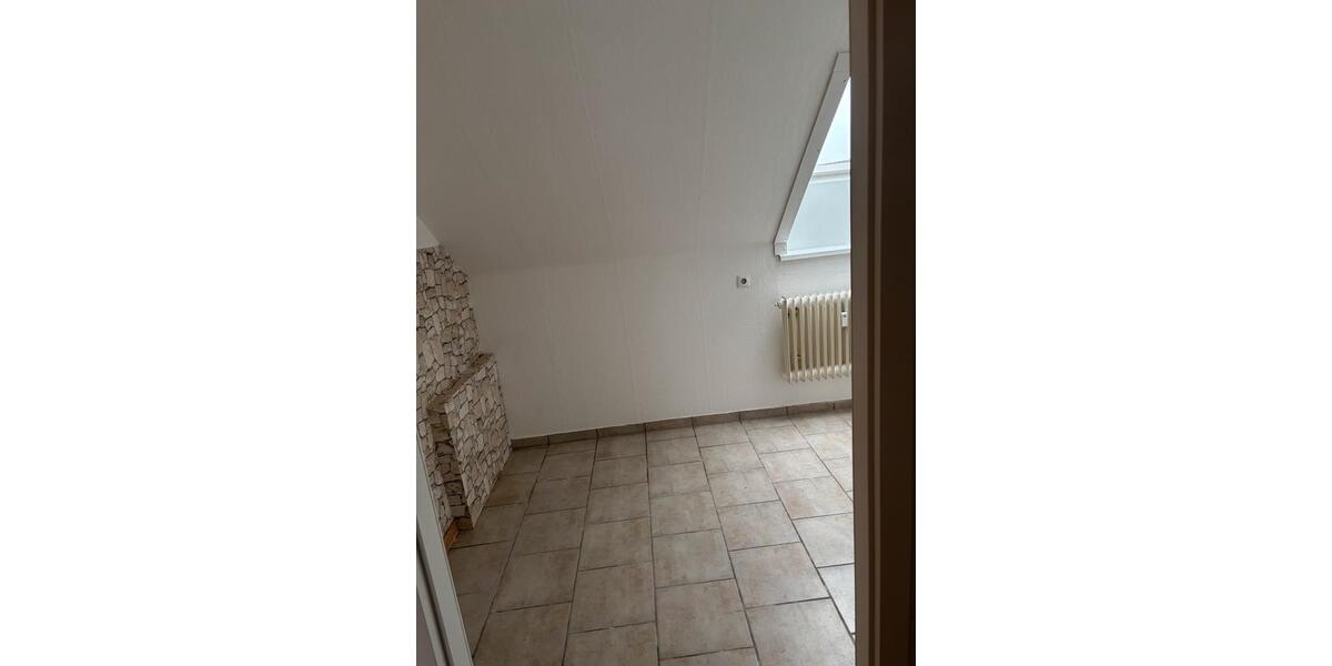 Dachgeschoßwohnung Neustadt am Rübenberge - 2.5 Zimmer, 80 m&sup2;, 650&euro; | Angebot:24950760