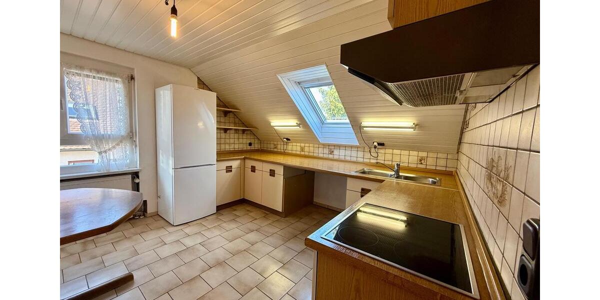 Dachgeschoßwohnung Langensendelbach - 3 Zimmer, 77 m&sup2;, 750&euro; | Angebot:26025723