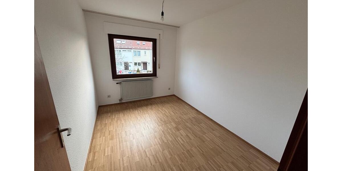 Reihenhaus Nürnberg Holzheim - 6 Zimmer, 120 m&sup2;, 1.700&euro; | Angebot:25895295