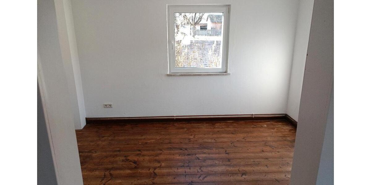 Einfamilienhaus Hammelburg - 9 Zimmer, 113 m&sup2;, 650&euro; | Angebot:26432102