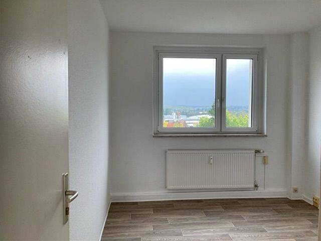 Etagenwohnung Hermsdorf - 4 Zimmer, 73 m&sup2;, 440&euro; | Angebot:26797089