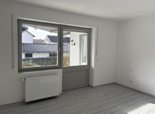 Etagenwohnung Deggendorf - 4 Zimmer, 128 m&sup2;, 10&euro; | Angebot:26097073