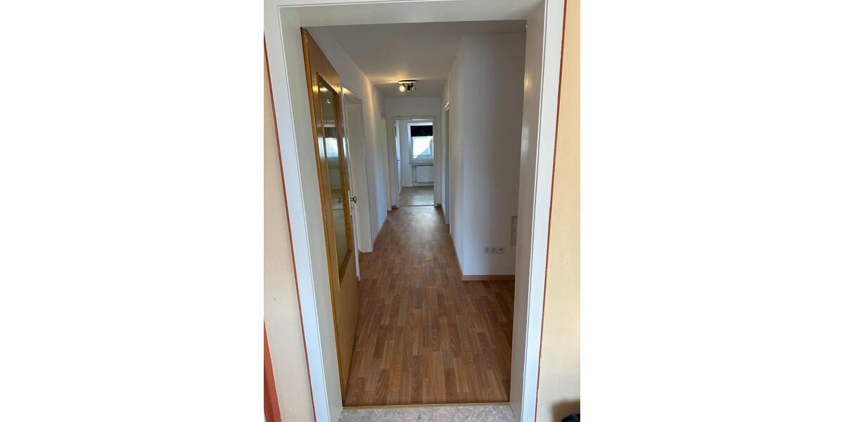 Dachgeschoßwohnung Seesen - 4 Zimmer, 85 m&sup2;, 552&euro; | Angebot:25052273