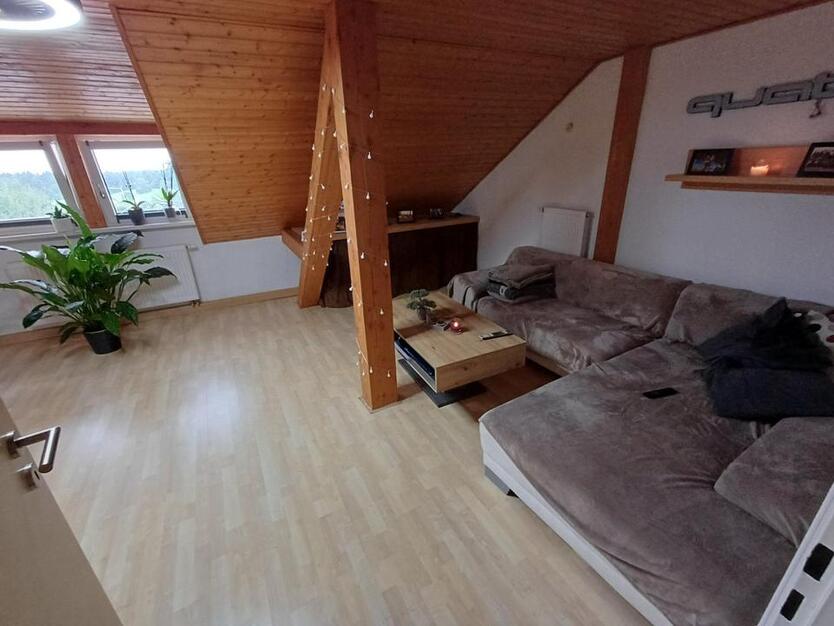 Sehr schöne und gut geschnittene 2-Zi. Wohnung zu vermieten