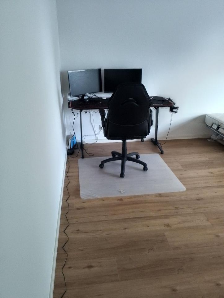 Shared room in an apartment zimmer