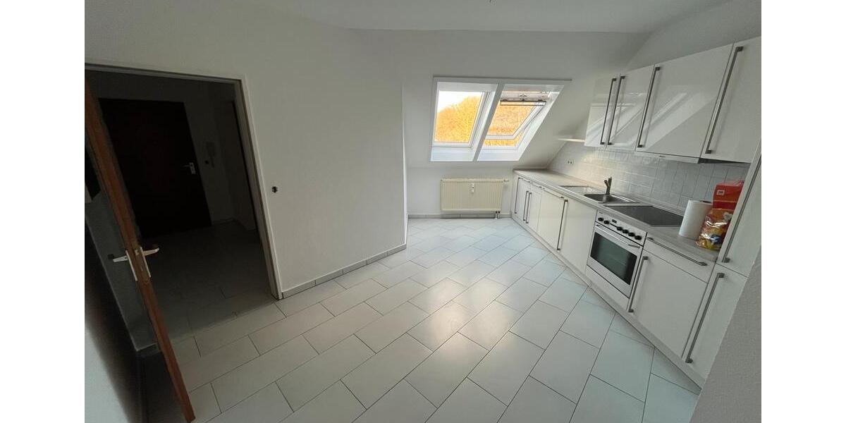 Dachgeschoßwohnung Schwerin Gartenstadt - 3 Zimmer, 84 m&sup2;, 1.050&euro; | Angebot:25964716