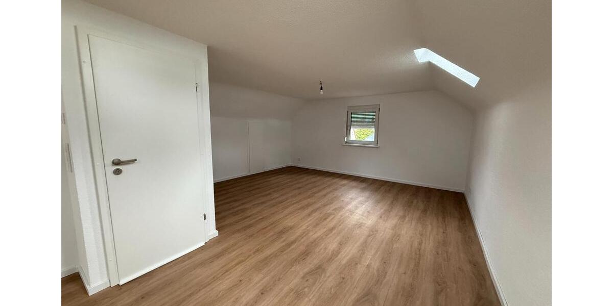 Dachgeschoßwohnung Niederwerrn - 1 Zimmer, 48 m&sup2;, 550&euro; | Angebot:26560562