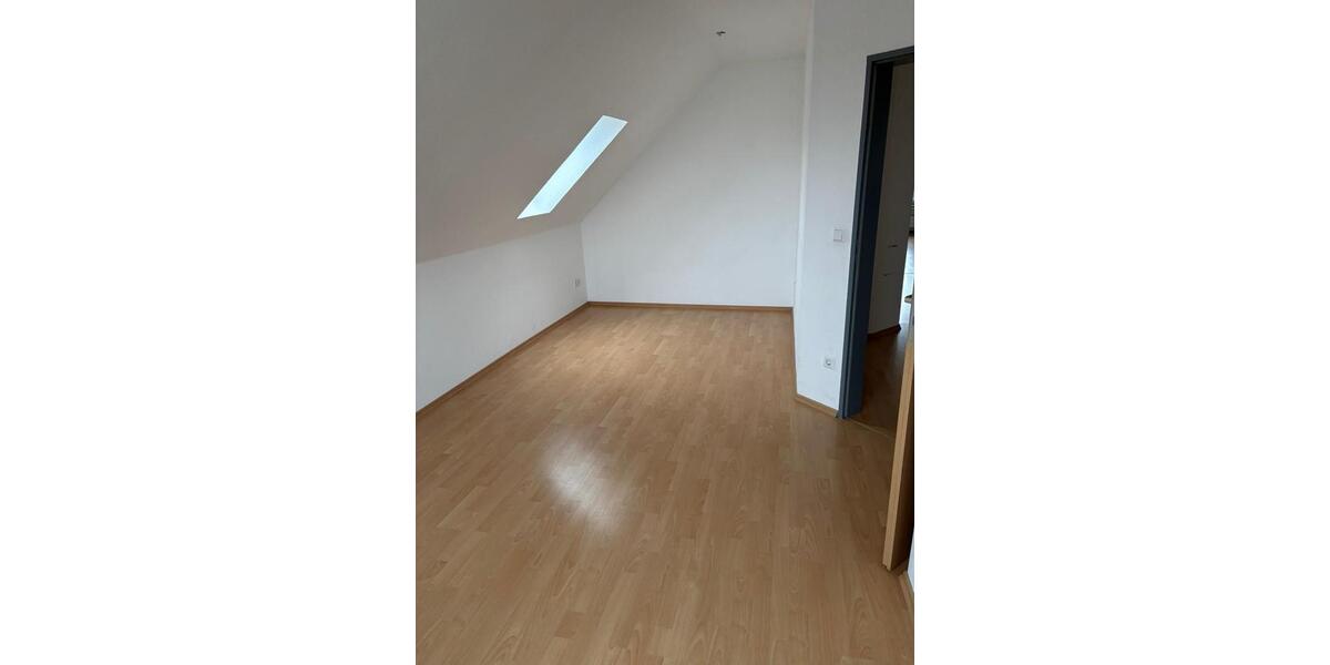 Dachgeschoßwohnung Lingen (Ems) - 3 Zimmer, 86 m&sup2;, 750&euro; | Angebot:24507062