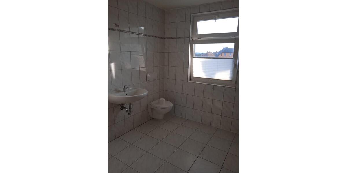 Dachgeschoßwohnung Penzlin - 3 Zimmer, 80 m&sup2;, 600&euro; | Angebot:26253820