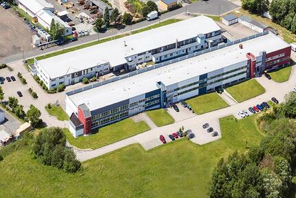 Büro - Lager - Moderne, neu renovierte Büroräume mit IT und Netzwerk Installation, GlasfaserDSL- und Lagerräume zimmer