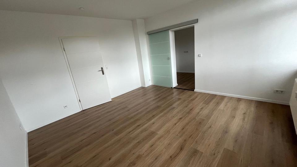 Dachgeschoßwohnung Werdau - 3 Zimmer, 64 m&sup2;, 390&euro; | Angebot:26032896
