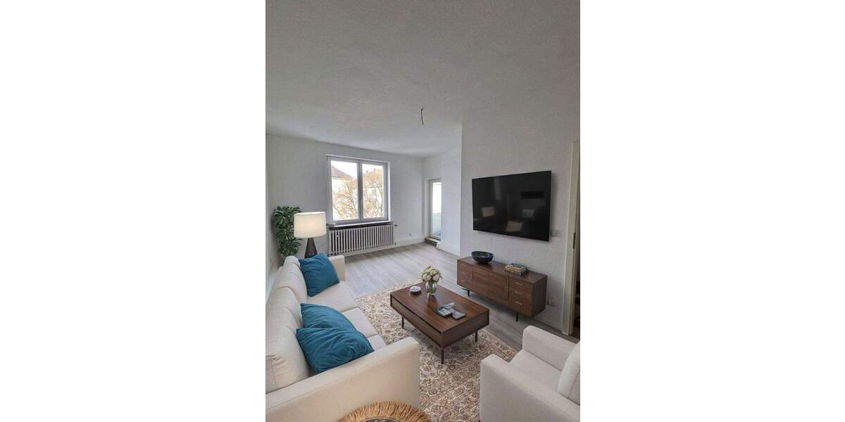 Zimmer in WG - In zentraler sanierter Wohnung mit zwei Bädern 4 zimmer