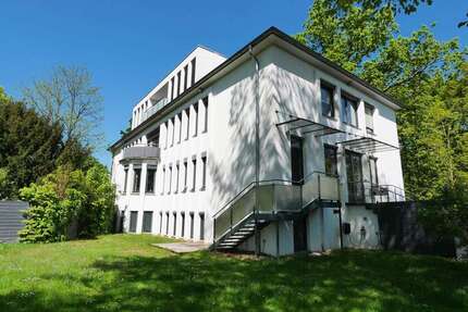 Wohnung Bad Lippspringe - 4 Zimmer, 189 m&sup2;, 1.900&euro; | Angebot:25510968