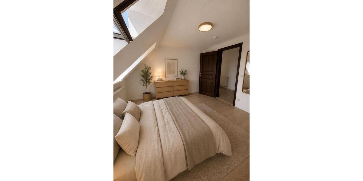 Dachgeschoßwohnung Lichtenstein (Sachsen) - 5 Zimmer, 90 m&sup2;, 630&euro; | Angebot:26563604