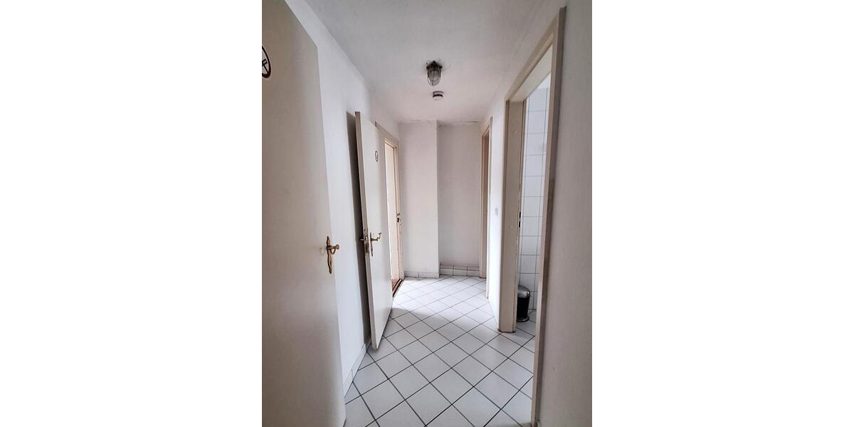 Dachgeschoßwohnung Flensburg - 2.5 Zimmer, 75 m&sup2;, 670&euro; | Angebot:26263086