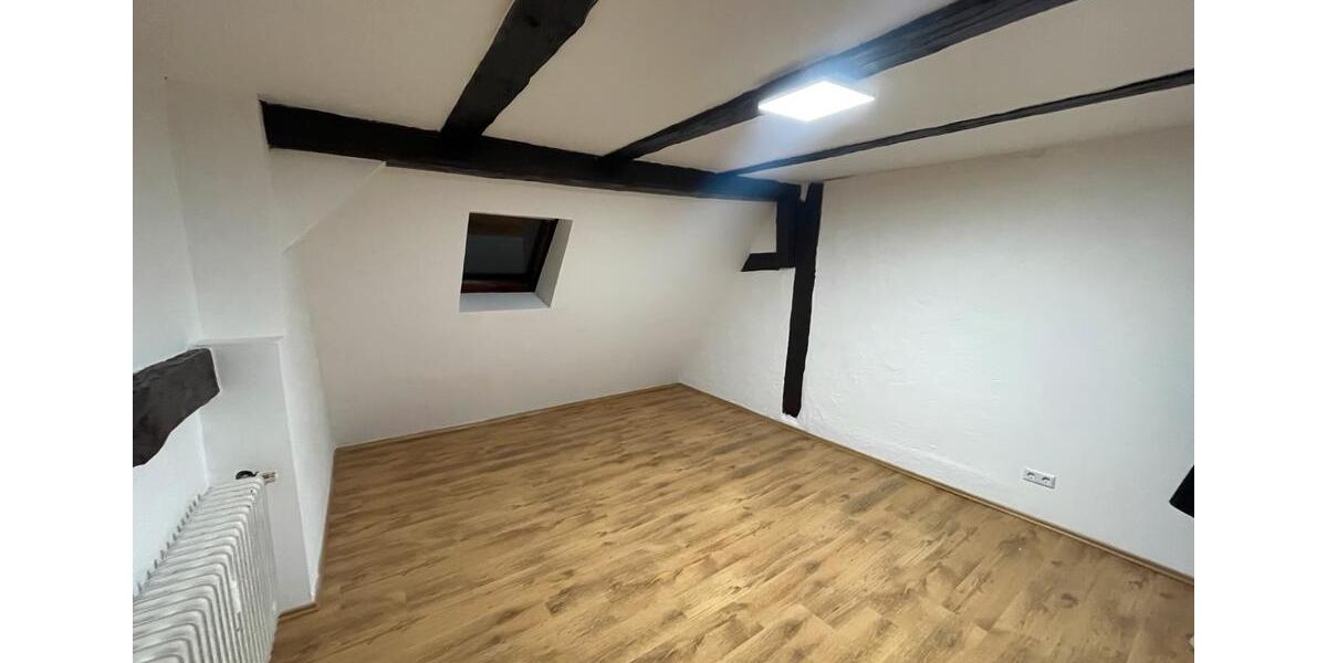 Dachgeschoßwohnung Albstadt - 3 Zimmer, 80 m&sup2;, 700&euro; | Angebot:24553098