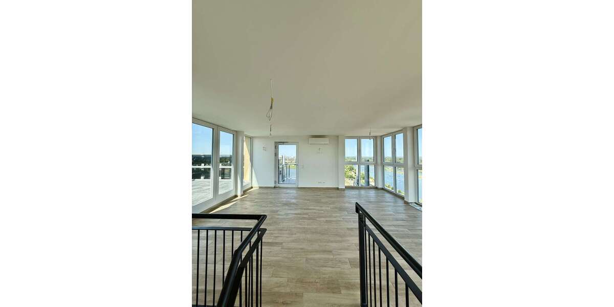 Wohnung zum Mieten in Magdeburg 1.980 € 152 m² 4 zimmer