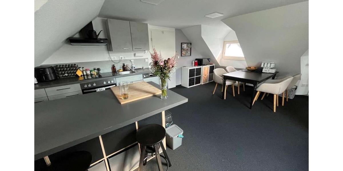 Dachgeschoßwohnung Sinn - 2.5 Zimmer, 81 m&sup2;, 900&euro; | Angebot:26293238