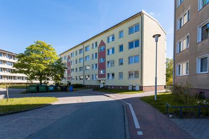 Wohnung Gadebusch - 3 Zimmer, 63 m&sup2;, 400&euro; | Angebot:25082813