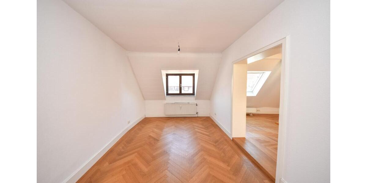 Dachgeschoßwohnung Aschaffenburg Österreicher Kolonie - 3.5 Zimmer, 105 m&sup2;, 1.080&euro; | Angebot:26536100