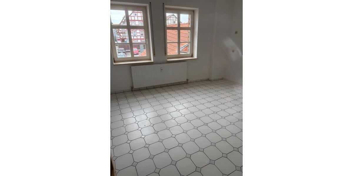 Etagenwohnung Schwalmstadt - 1 Zimmer, 120 m&sup2;, 1.000&euro; | Angebot:26459852