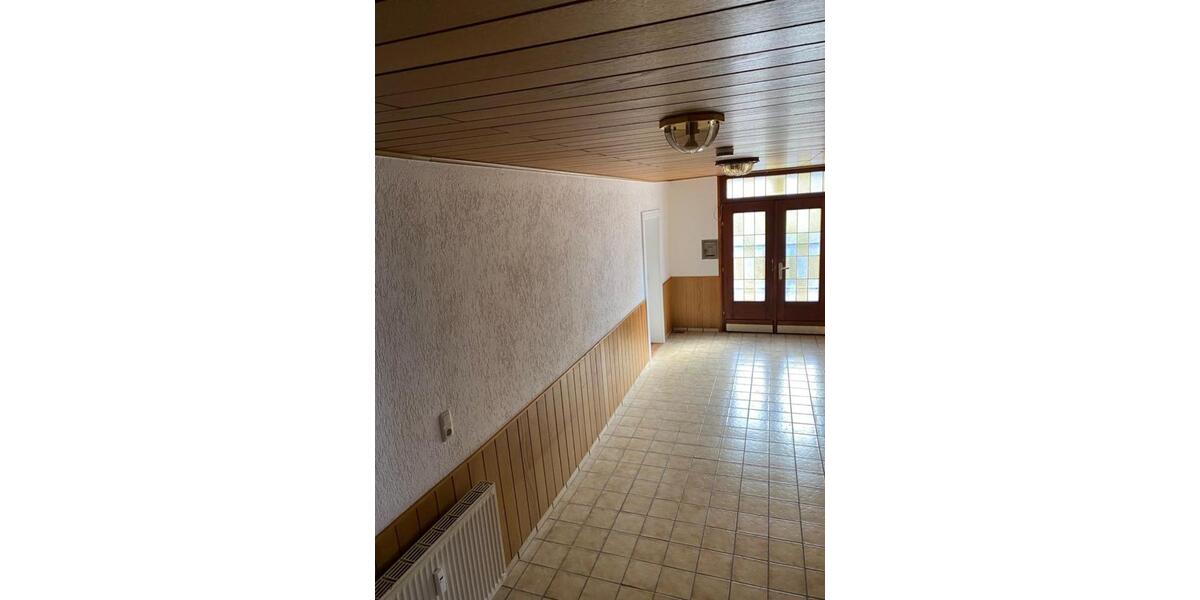 Einfamilienhaus Aerzen - 10 Zimmer, 220 m&sup2;, 1.100&euro; | Angebot:24692586