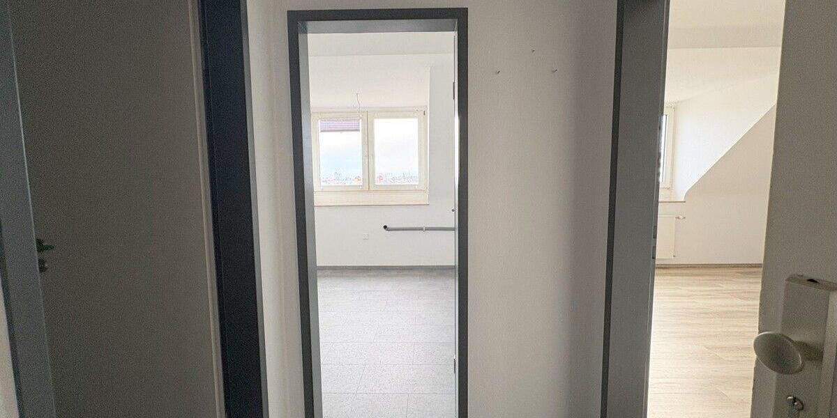 Etagenwohnung Düsseldorf Bilk - 2 Zimmer, 60 m&sup2;, 800&euro; | Angebot:25097175