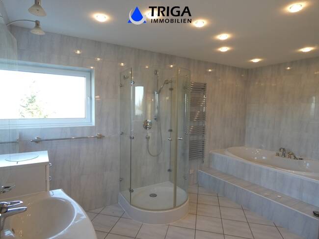 Doppelhaushälfte Nordhausen - 7 Zimmer, 340 m&sup2;, 2.200&euro; | Angebot:25703987