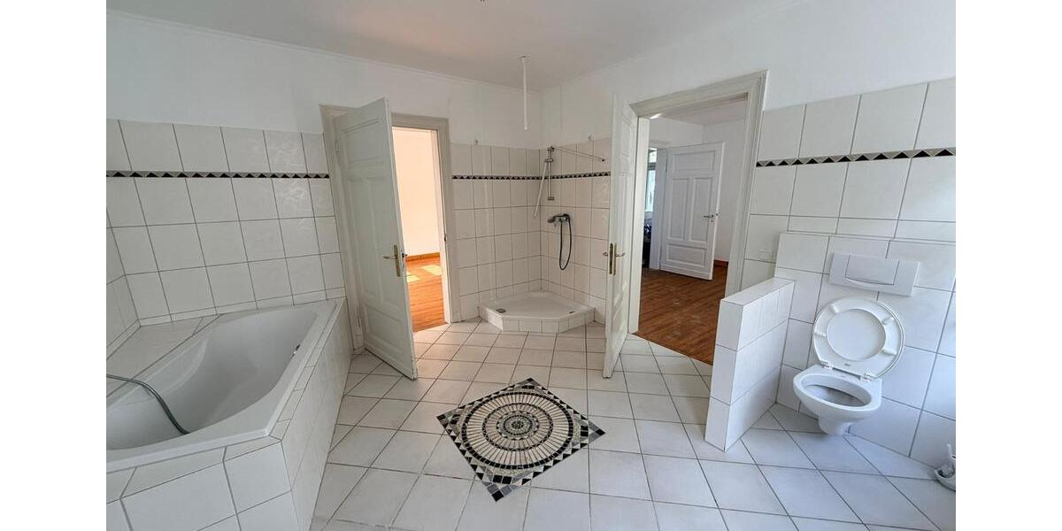 Etagenwohnung Wiehl - 4 Zimmer, 130 m&sup2;, 1.450&euro; | Angebot:25538771