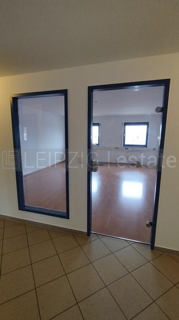 ++Direkt an der Bundesstraße 87 - Büroeinheit in einem Gewerbeobjekt mit Lift, Stellplätze vorhanden