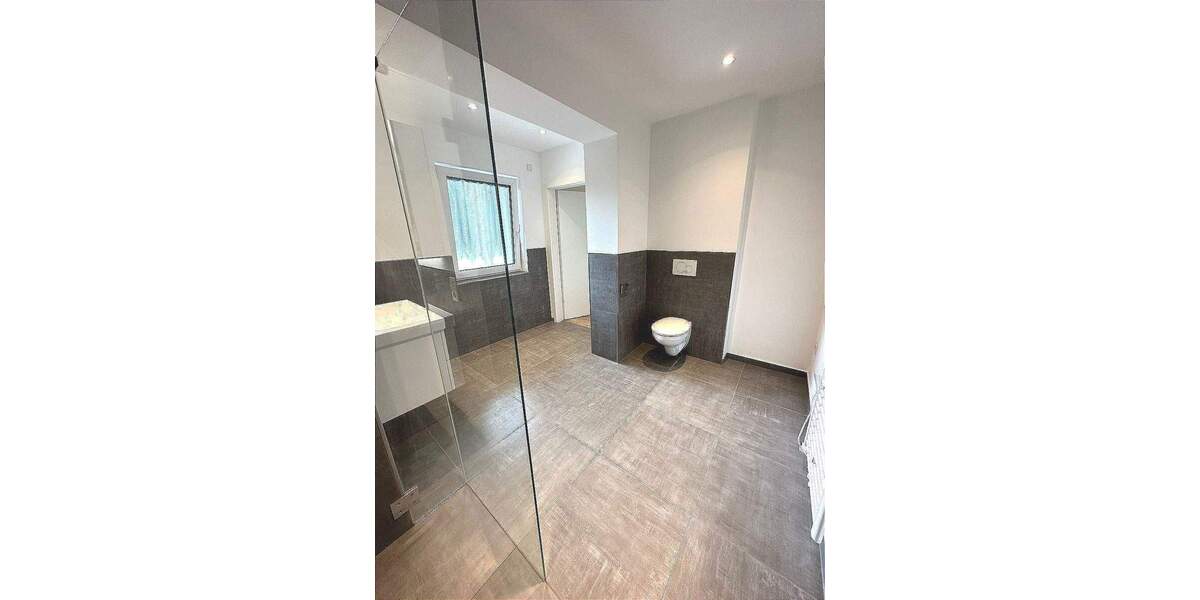 Etagenwohnung Trier Innenstadt - 2 Zimmer, 97 m&sup2;, 1.330&euro; | Angebot:26740573