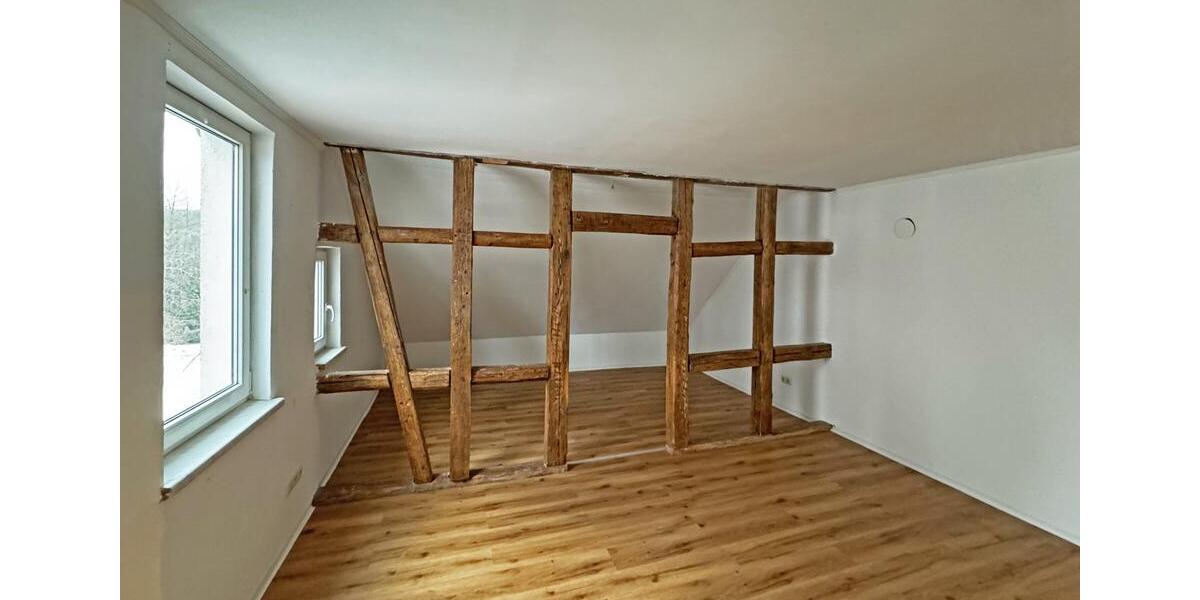 Dachgeschoßwohnung Stockheim - 3 Zimmer, 110 m&sup2;, 770&euro; | Angebot:24832007