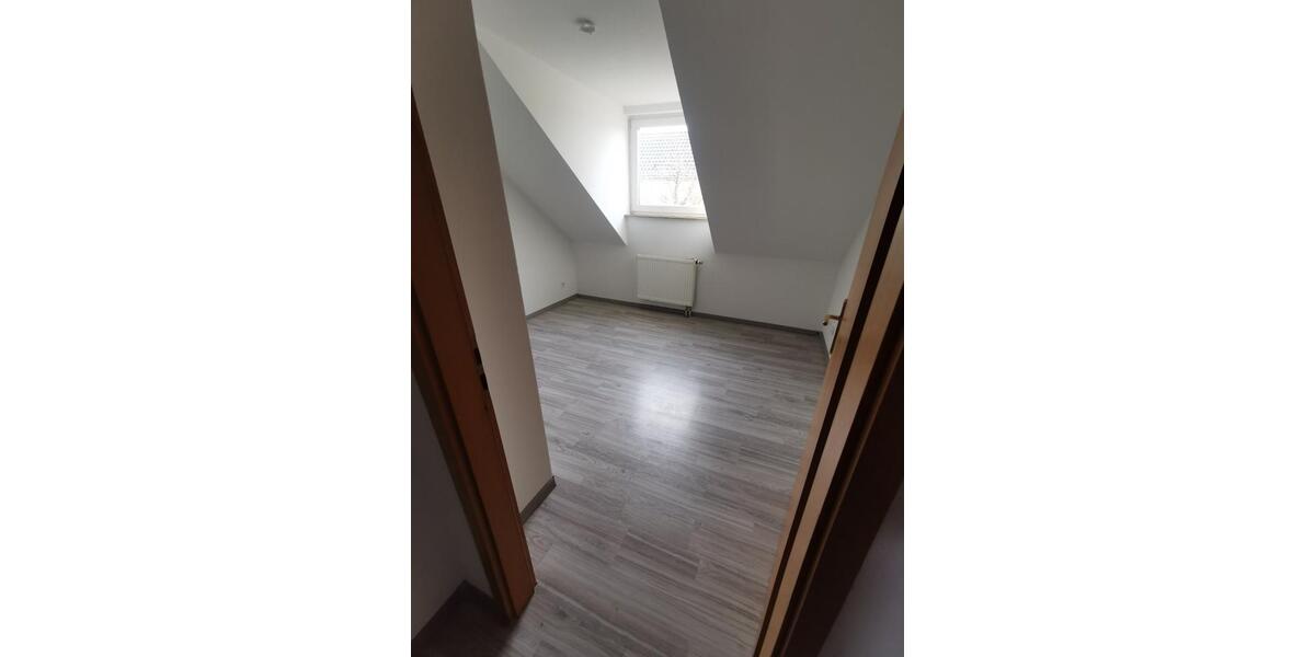 Dachgeschoßwohnung Rathenow - 3 Zimmer, 61 m&sup2;, 470&euro; | Angebot:25102799