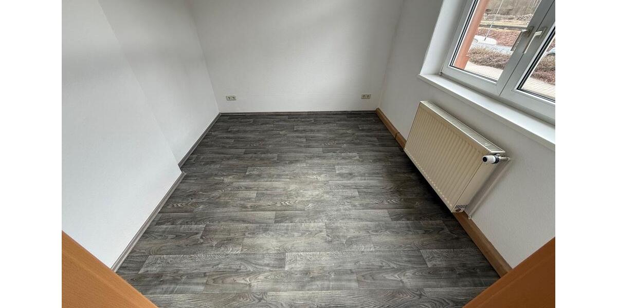 Hochparterre Saalfeld (Saale) - 2 Zimmer, 52 m&sup2;, 250&euro; | Angebot:25922471