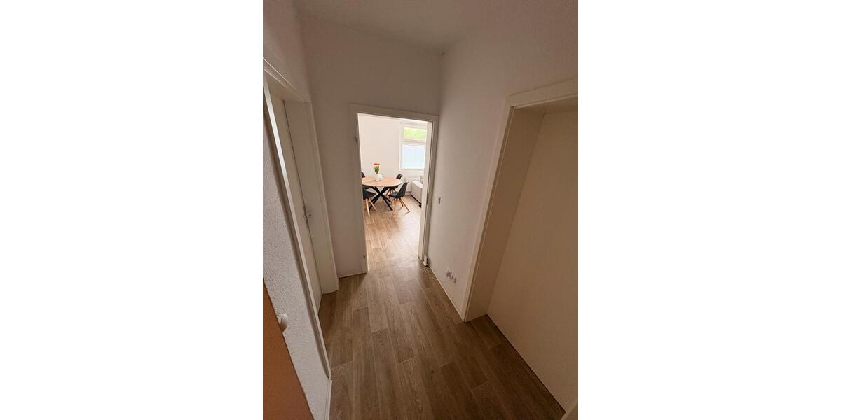 Etagenwohnung Schkopau - 3 Zimmer, 69 m&sup2;, 500&euro; | Angebot:26495158