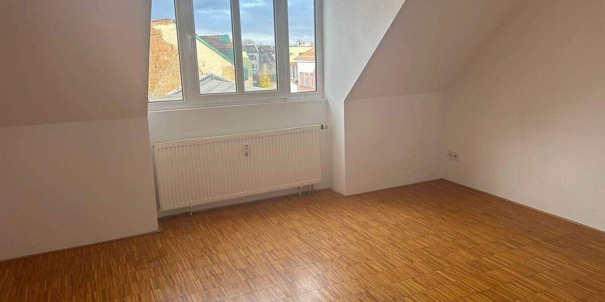 Etagenwohnung Weißenfels - 3 Zimmer, 109 m&sup2;, 800&euro; | Angebot:25770425