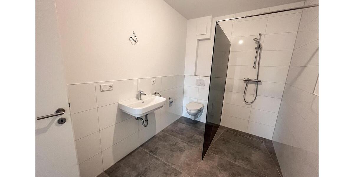 Neubau mit Balkon: Attraktive 4-Zimmer-Wohnung in Uchte 4 zimmer