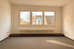 Zentral gelegene Bürofläche im 1. OG in Bremen-Hastedt über derzeit leerstehender Werkstatt zimmer