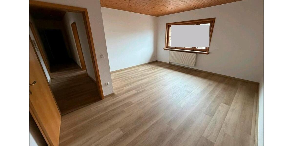 Etagenwohnung Floh-Seligenthal Seligenthal - 3 Zimmer, 80 m&sup2;, 790&euro; | Angebot:25637378