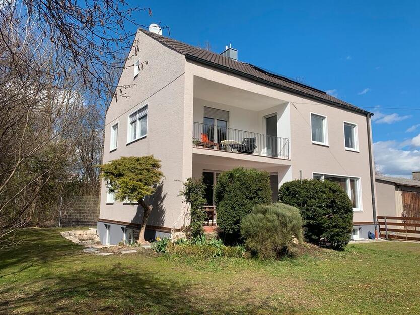 WG-Zimmer in 270 qm Haus mit Garten und Parkplatz