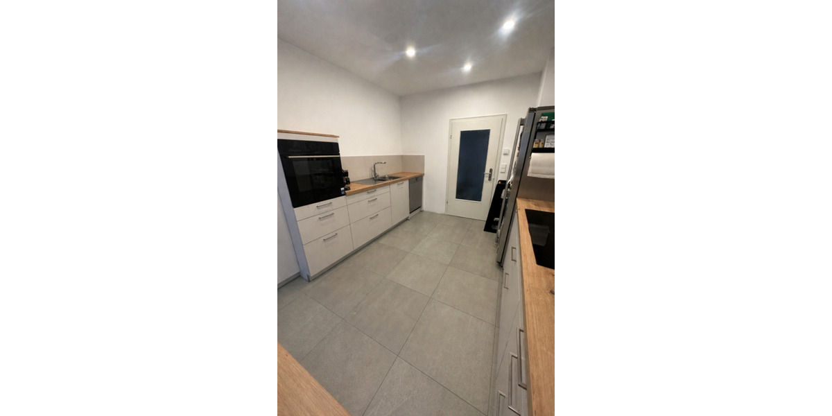 Kernsanierte 7‑Zimmer Maisonette-Wohnung in Spielberg mit Garten 7 zimmer