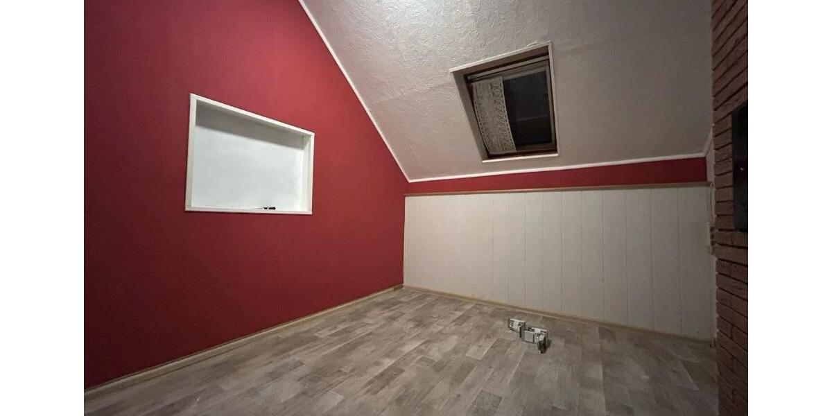 Dachgeschoßwohnung Bad Sobernheim - 3 Zimmer, 90 m&sup2;, 750&euro; | Angebot:25942863