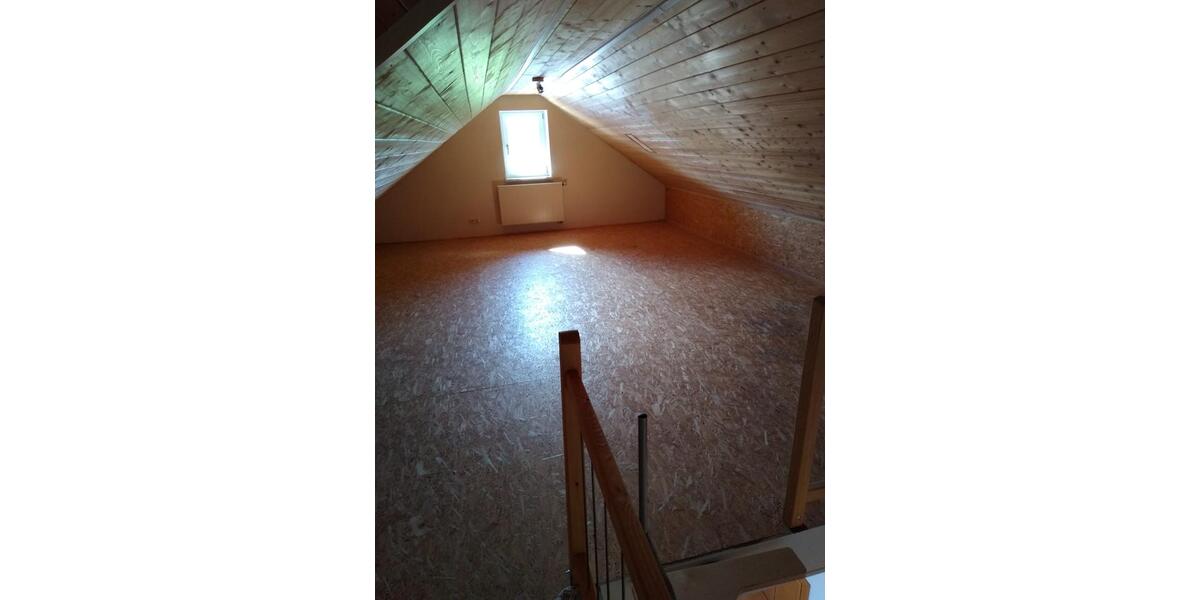 Dachgeschoßwohnung Niederschönenfeld - 3 Zimmer, 110 m&sup2;, 1.150&euro; | Angebot:26613621