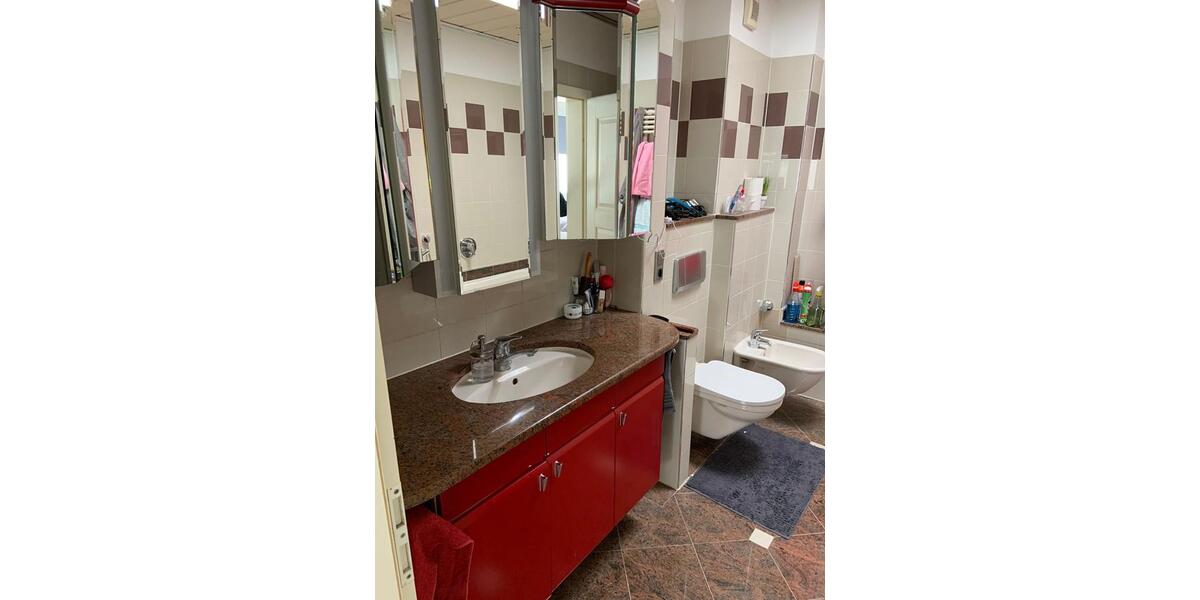 Dachgeschoßwohnung Bielefeld - 3.5 Zimmer, 110 m&sup2;, 1.100&euro; | Angebot:24418428