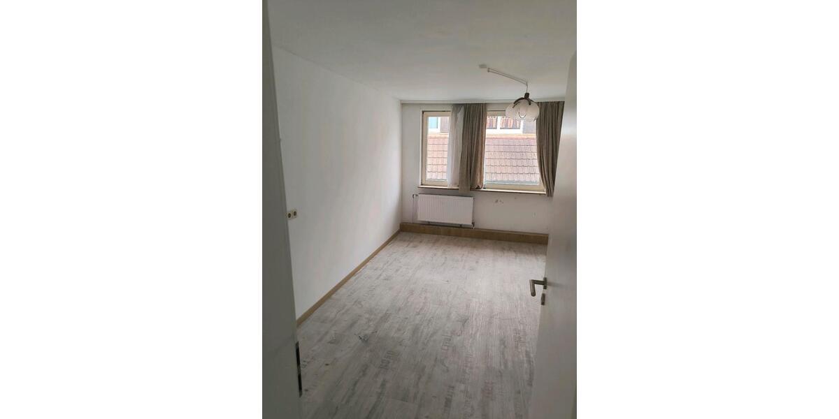 Etagenwohnung Sonnenbühl - 5 Zimmer, 109 m&sup2;, 1.300&euro; | Angebot:25085406