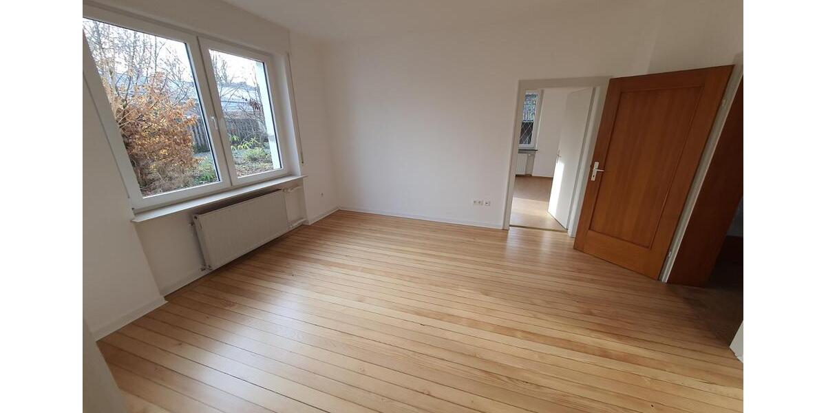 Einfamilienhaus Zweibrücken - 9 Zimmer, 251 m&sup2;, 1.790&euro; | Angebot:25980405