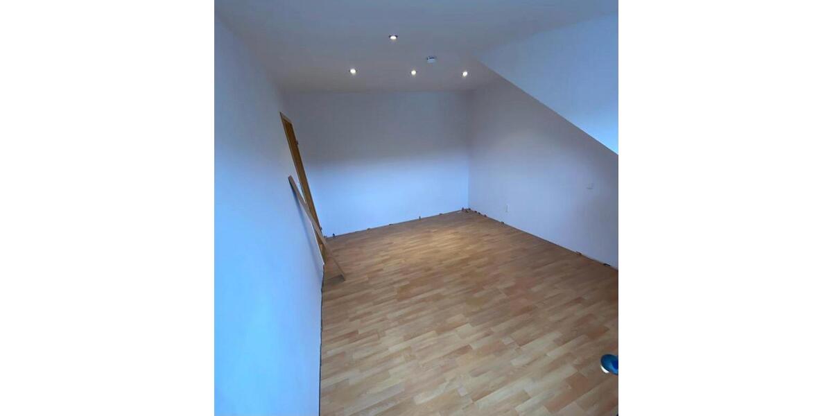 Dachgeschoßwohnung Wiesbaden Bierstadt - 2.5 Zimmer, 63 m&sup2;, 650&euro; | Angebot:24716517