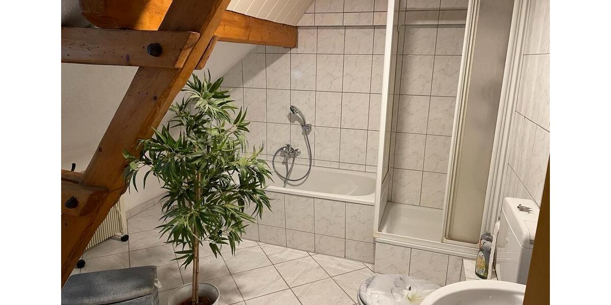 Dachgeschoßwohnung Burscheid - 1 Zimmer, 36 m&sup2;, 520&euro; | Angebot:26625130