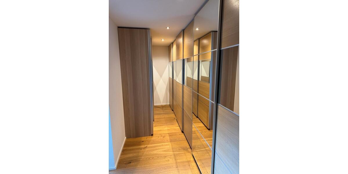 Etagenwohnung Kleines Wiesental - 4 Zimmer, 180 m&sup2;, 1.800&euro; | Angebot:25963190