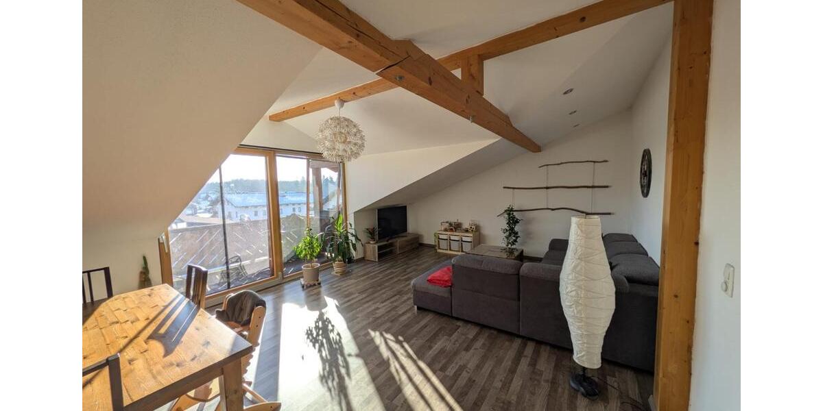 Dachgeschoßwohnung Griesstätt - 3.5 Zimmer, 110 m&sup2;, 1.045&euro; | Angebot:25222900